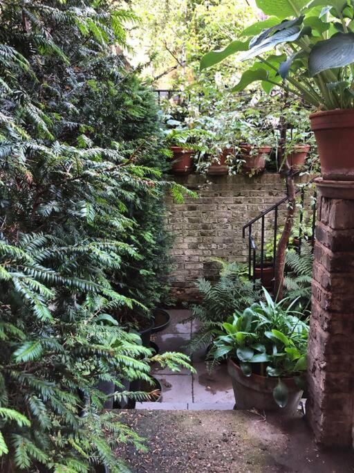Kings Cross, Self-Contained House & Private Garden Villa London Kültér fotó